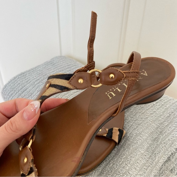 Anyi Lu - Women’s 5.5 36 Brown Flats With Zebra Print and Gold Accents - Picture 11 of 12